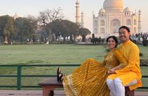 From Delhi: Agra Overnight Tour with Sunrise & Sunset Taj Mahal