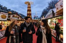Paris Christmas Tour: Private & Custom with a Local Guide