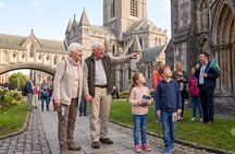 Private Historic Family Walking Tour in Dublin