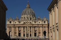 Saint Peter's Basilica Guided Tour with Access to Papal Tomb