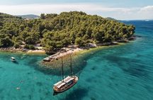 Zadar: Traditional Boat Tour with Unlimited Wine and 3 Stops