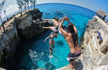 Negril: Family Sunset Catamaran Cruise Snorkeling & Ricks Cafe
