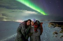 Reykjavik: Aurora Hunt Bus Tour with Hot Cocoa