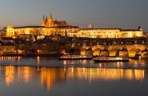 Prague Crystal Dinner: 3-Hour Panoramic Glass Boat Cruise