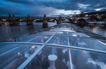 Prague Crystal Dinner: 3-Hour Panoramic Glass Boat Cruise