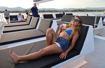 Blue Diamond Catamaran Premium with drinks food and bath