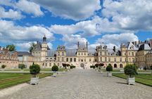 Château de Fontainebleau and Gardens Guided Day Trip from Paris