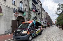 Savannah's Historic District Open Air Guided Tour - Free Parking