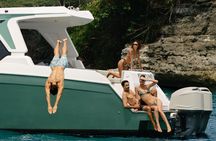 First Class Day Tour from Bali to Nusa Penida: Manta Rays, Yacht