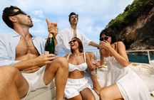 First Class Day Tour from Bali to Nusa Penida: Manta Rays, Yacht