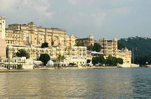 Udaipur: Full Day Private City Tour with Optional Boat Ride