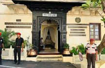 Private Udaipur Full Day Sightseeing Tour with Guide