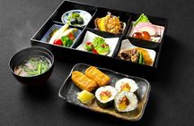 Sumo Show Experience at Tokyo Tower with Japanese Cuisine