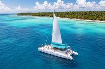 Saona Island Catamaran: Natural Pool, Starfish, Lunch & Bar