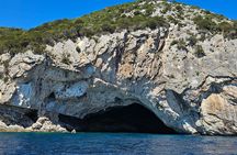 Lefkada Private Cruise to Papanikolis Cave and Skorpios