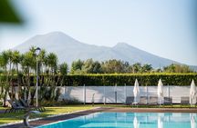 Pool & Wine Escape