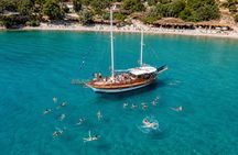 Kusadası Boutique Gulet Cruise with Lunch and Drinks