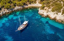Kusadası Boutique Gulet Cruise with Lunch and Drinks