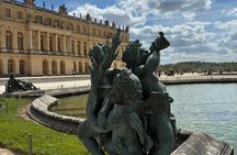 Versailles guided tour Trianon Gardens and entrance to the Castle