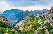 Shared Nizwa and Jebel Akhdar Tour with Local Guide