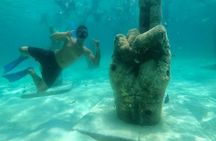 Dream catamaran in Isla Mujeres with buffet snorkel and open bar