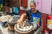 Bangkok Khlong Toei Walking Tour and Jasmine Garland Making