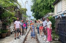 Bangkok Khlong Toei Walking Tour and Jasmine Garland Making