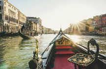 Private Gondola Ride on the Grand Canal with Chilled Prosecco
