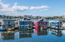 NEW Victoria Harbour 75 min Boat Tour with Tour Guide
