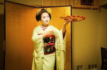 Tokyo: Geisha Meet, Performance, Games & Picture in Shinjuku