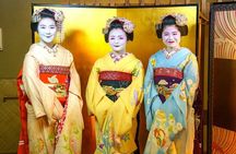 Tokyo: Geisha Meet, Performance, Games & Picture in Shinjuku