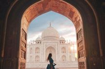 Taj Mahal Tour With Professional Photographer With Rental Saree