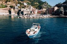 Cinque Terre Boat Tours Experience with Aperitivo and Swim