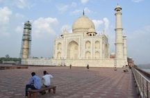 From Delhi: Sunrise Taj Mahal and Agra Tour with Guide & Tickets