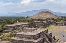 Teotihuacan Pyramids and La Gruta Restaurant
