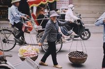 Private Hanoi Old Quarter Cyclo Tour with Street Food & Drinks