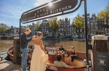 Amsterdam: 2-Hour Canal Cruise incl. Drinks & Dutch Snacks