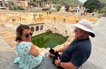 Jaipur Private Sightseeing Tour with Female Guide & Local Crafts.