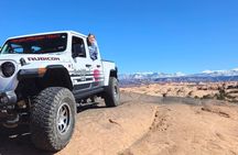 Private Hell's Revenge Jeep Tour in Moab