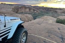 Private Hell's Revenge Jeep Tour in Moab
