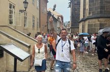 Prague Highlights and Hidden Gems Walking Tour with a Drink