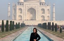 Taj Mahal Day Tour from Hyderabad with Flights and Lunch