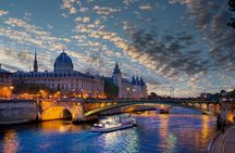 Paris Dark History Night Tour with Wine and Cheese