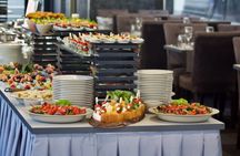 Budapest : All-You-Can-Eat Gourmet Dinner Cruise & Unlimited Wine