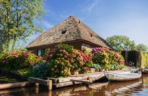 Giethoorn: Day Trip from Amsterdam and Guided Canal Cruise