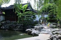 Shanghai Yu Garden & Old City God Temple: Private 460-Year walk