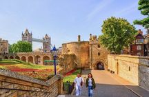 Express Tower of London Tour with Crown Jewels Access