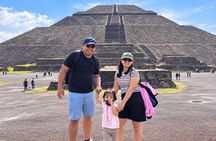 Private Tour to Teotihuacan with Breakfast at La Cueva without Shops