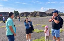 Private Tour to Teotihuacan with Breakfast at La Cueva without Shops