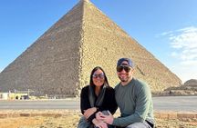 Giza Pyramid's Sunrise with Camel Ride and Breakfast